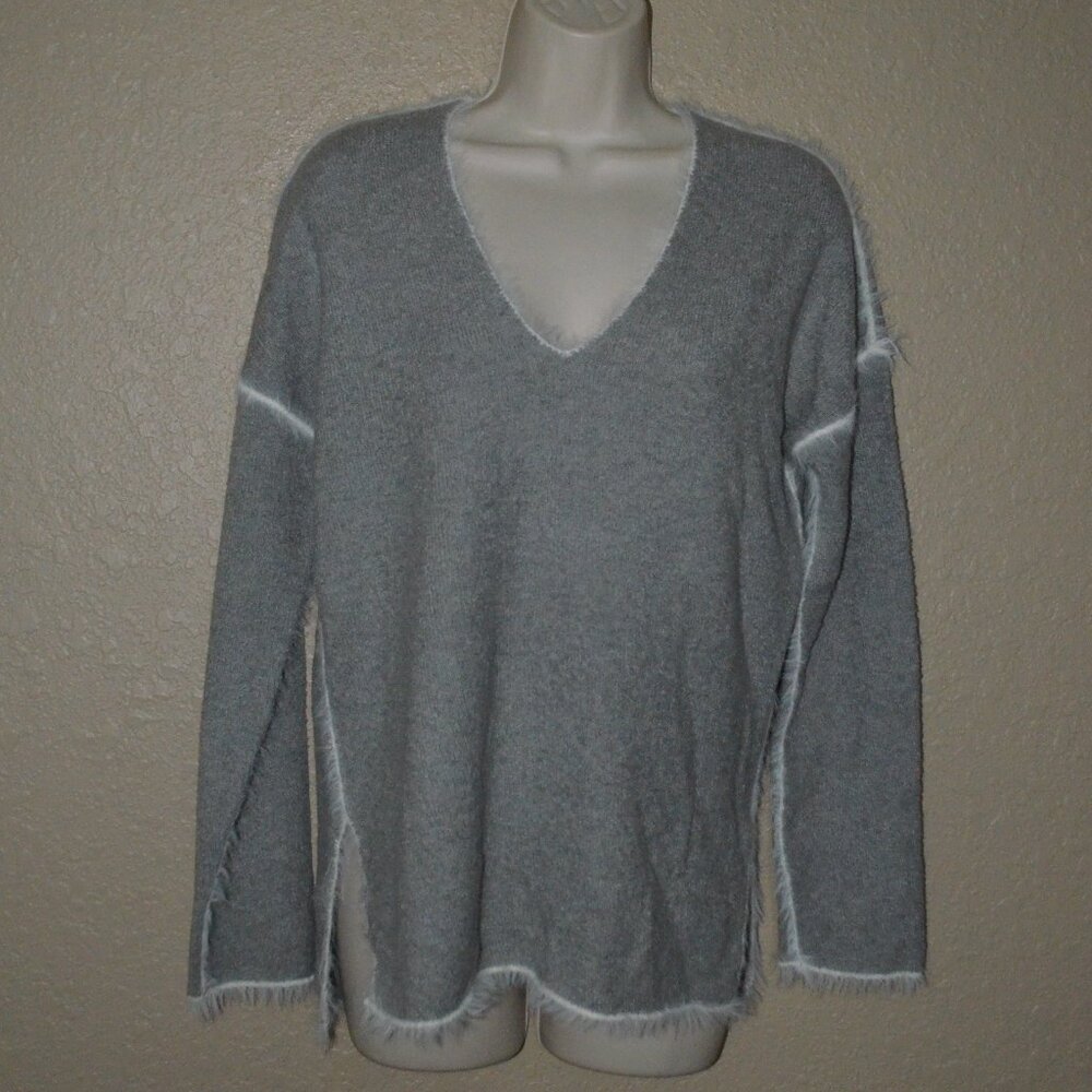 Sz S/M Feel The Piece Gray V Neck Sweater